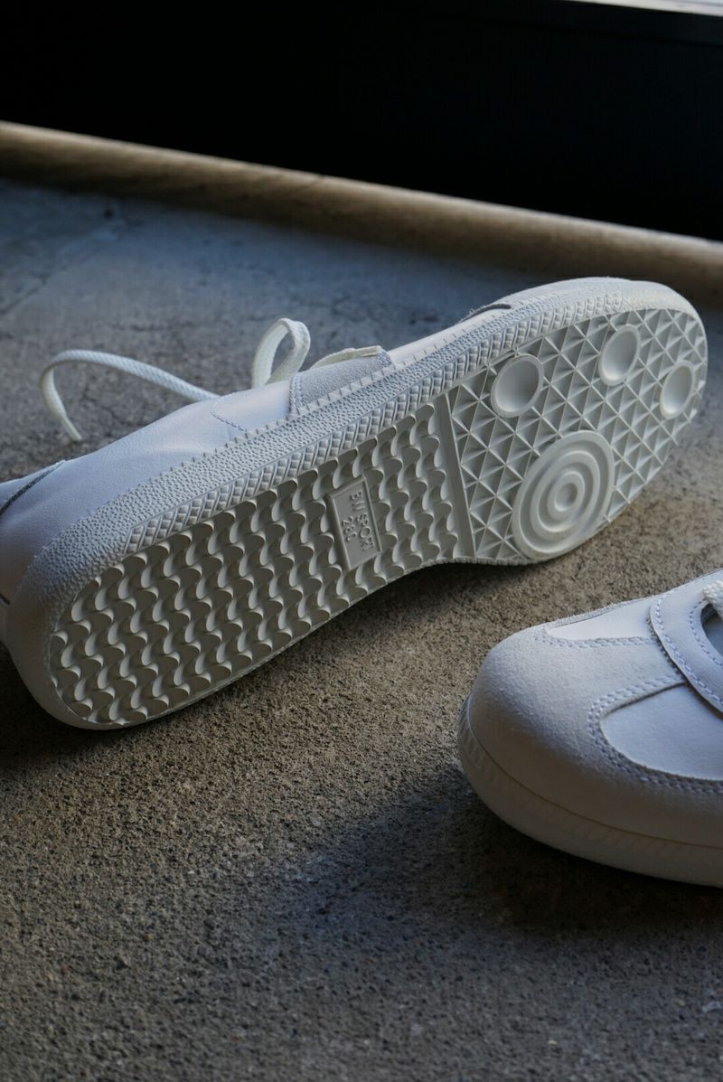 1760 BW GYM SHOES | ARCH ONLINE SHOP